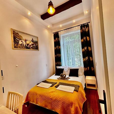 Old Cracow Apartment 크라쿠프 외부 사진